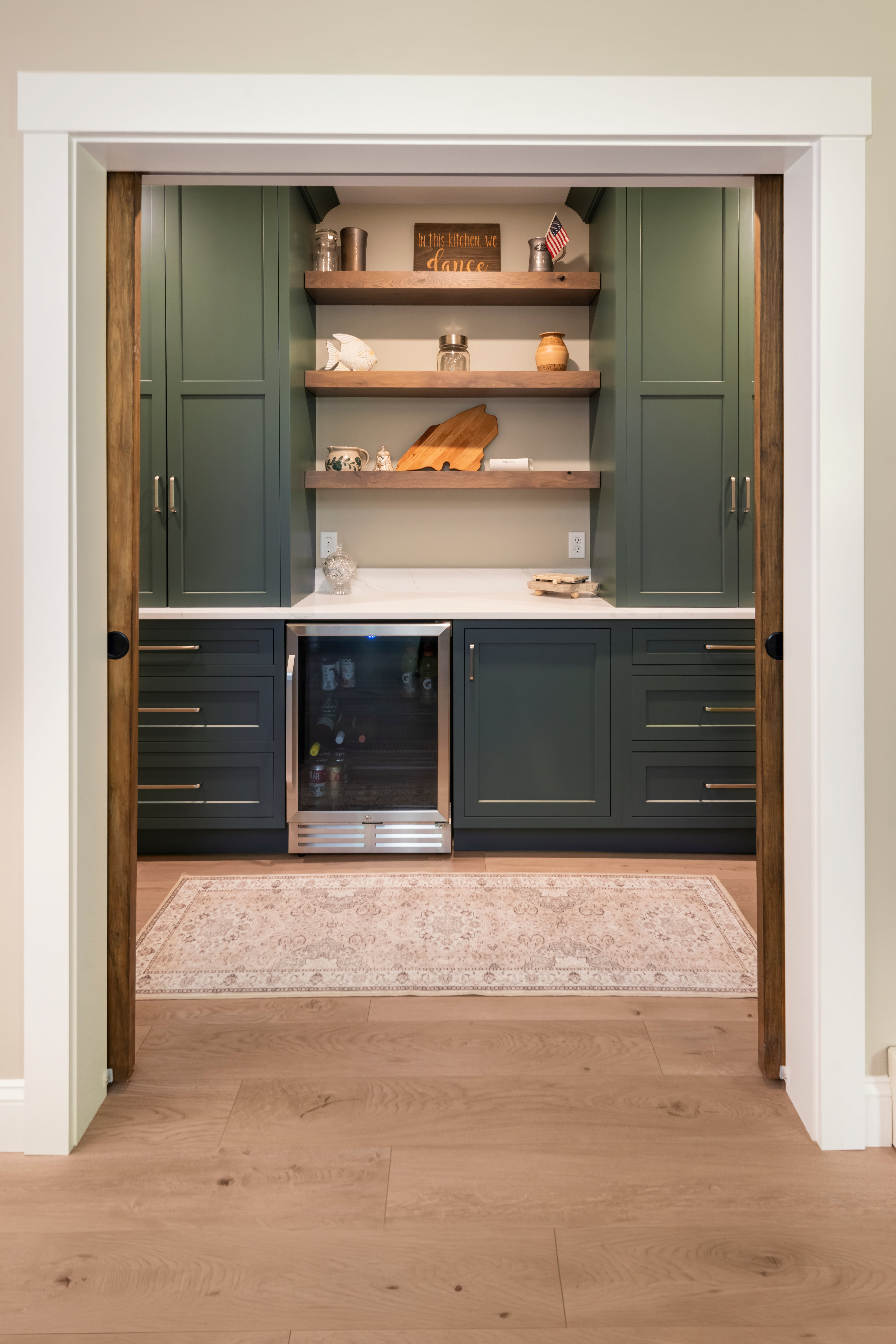 KitchenWoveninGreen_AdjoiningButlerPantry