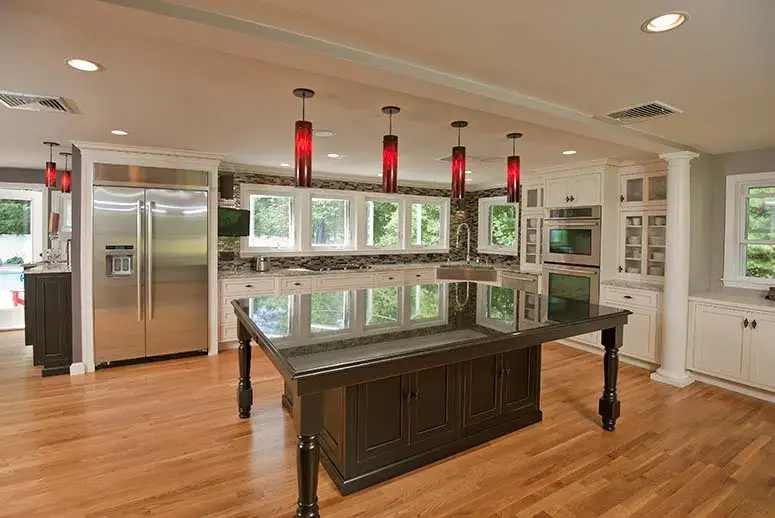 Modern Open-Concept Kitchen Design